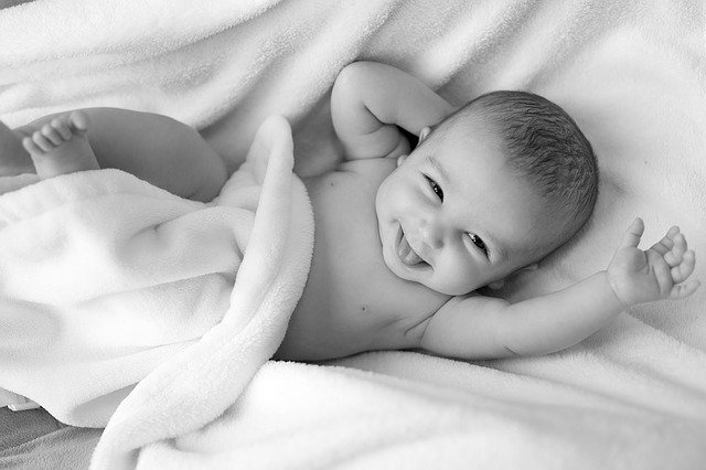 bébé détendu chez l'ostéopathe bébé montpellier